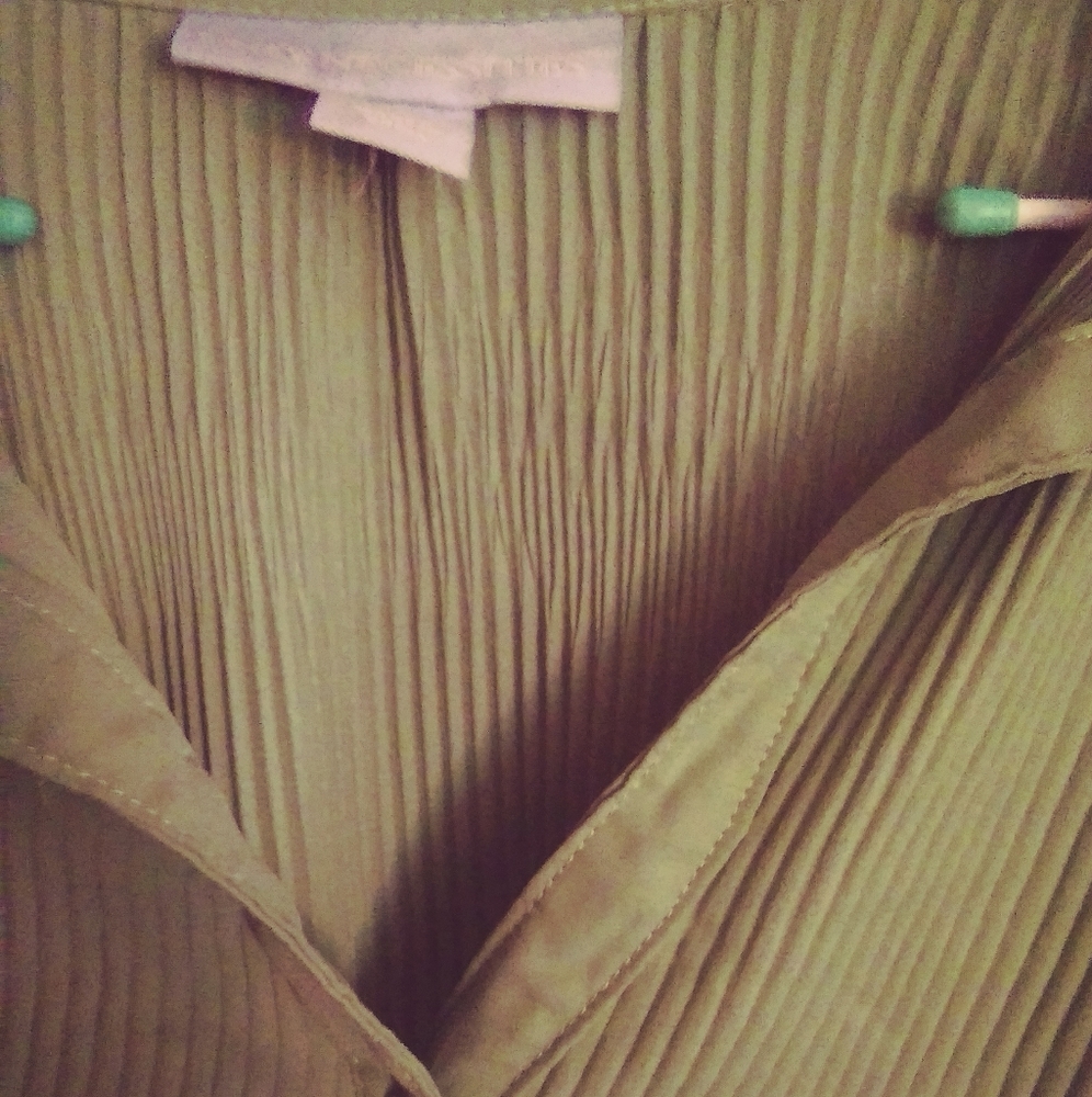 Green Ribbed Blouse - Picture 2 of 3